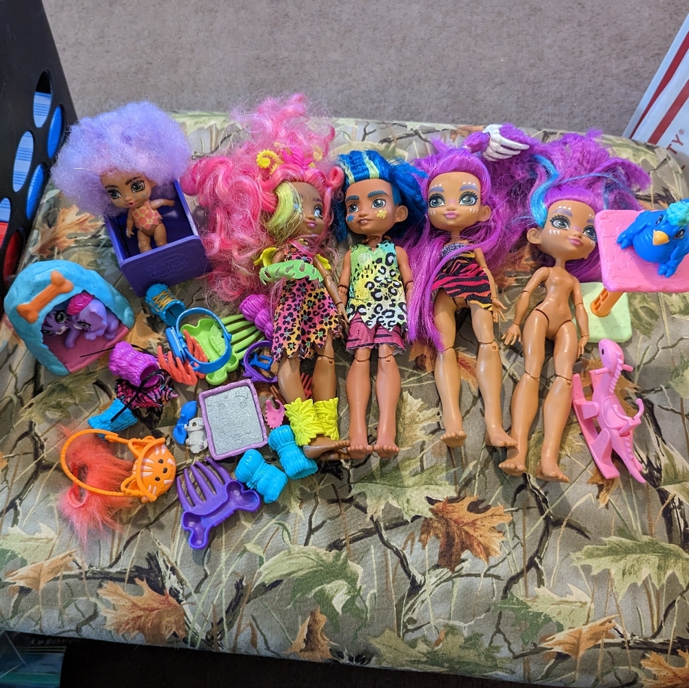 🌟 Cave Club dolls bundle